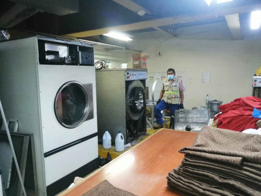 EQUIPOS DE LAVANDERIA Y COCINA